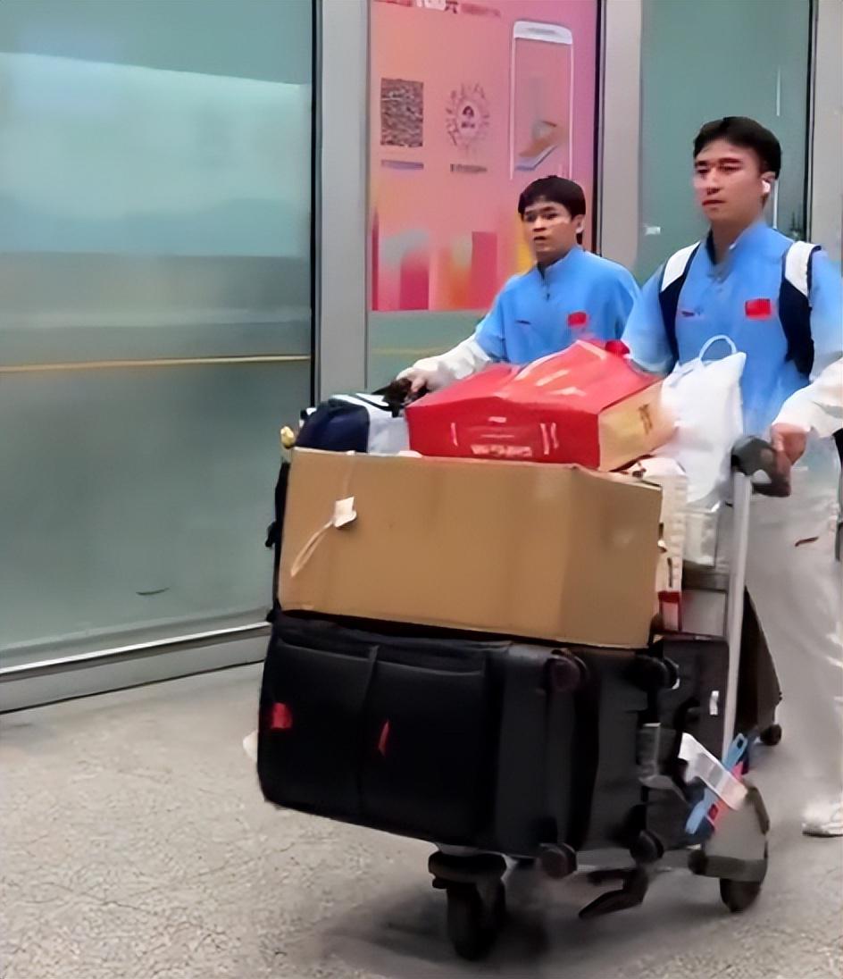 BBIN·宝盈集团帮助海内外人士找到美好前程图片展示