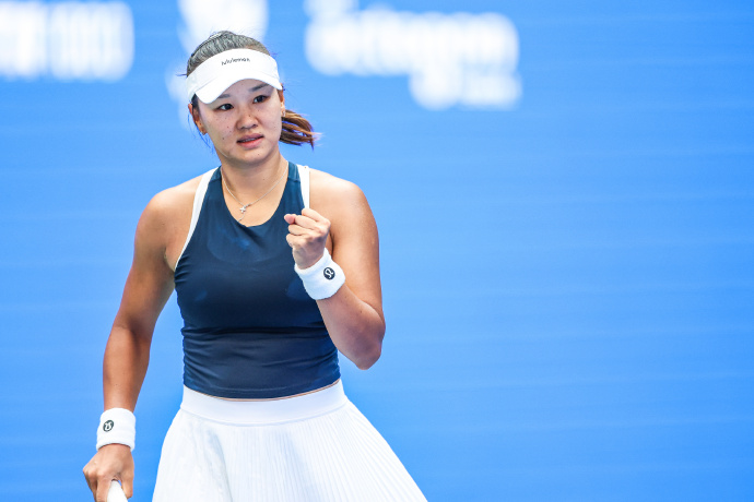 武网大爆冷！温网女双冠军郭涵煜2-1逆转12号种子 连救3赛点翻盘